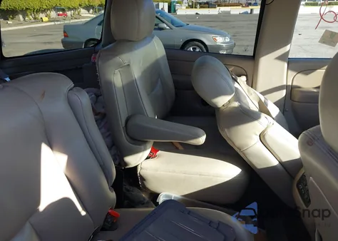 2005 Chevrolet Tahoe Lt из США, поврежденный, VIN 1GNEC13T85R134239